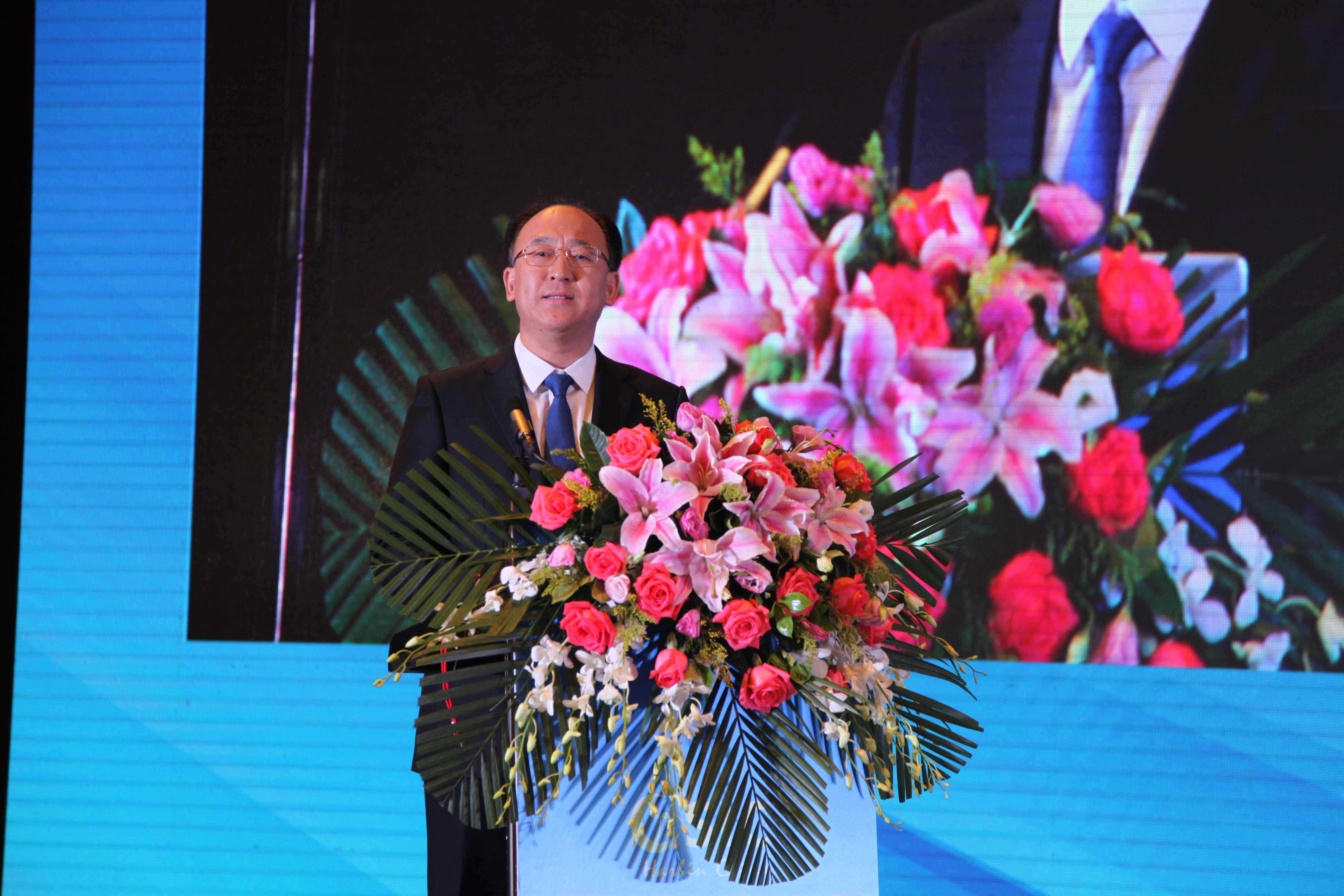 中国大豆产业协会会长杨宝龙在第五届中国大豆产业国际高峰论坛致